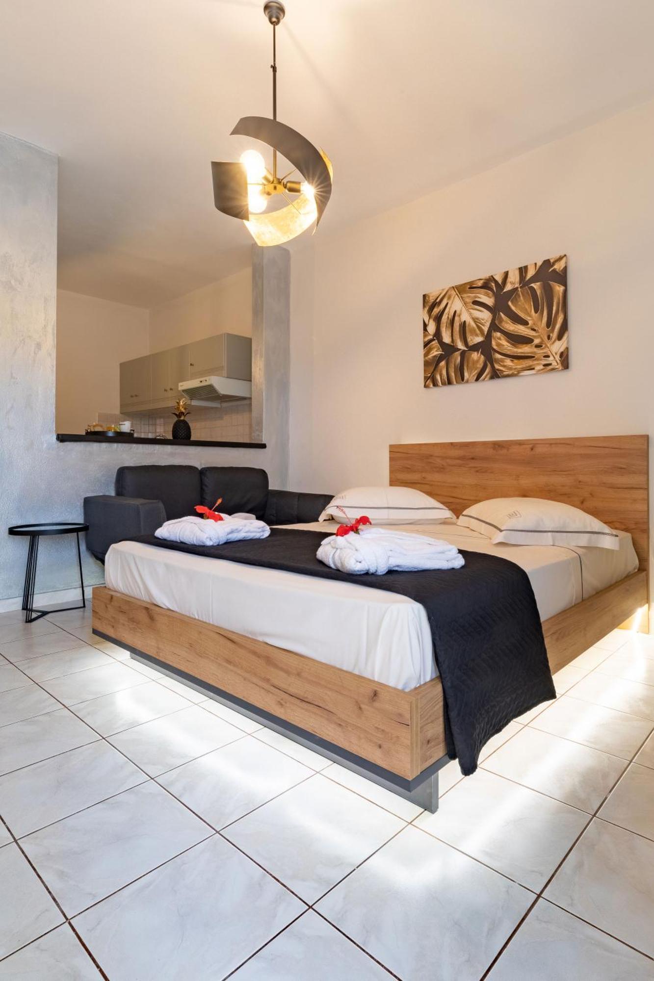 Islet View Apartment Tolo Exterior photo